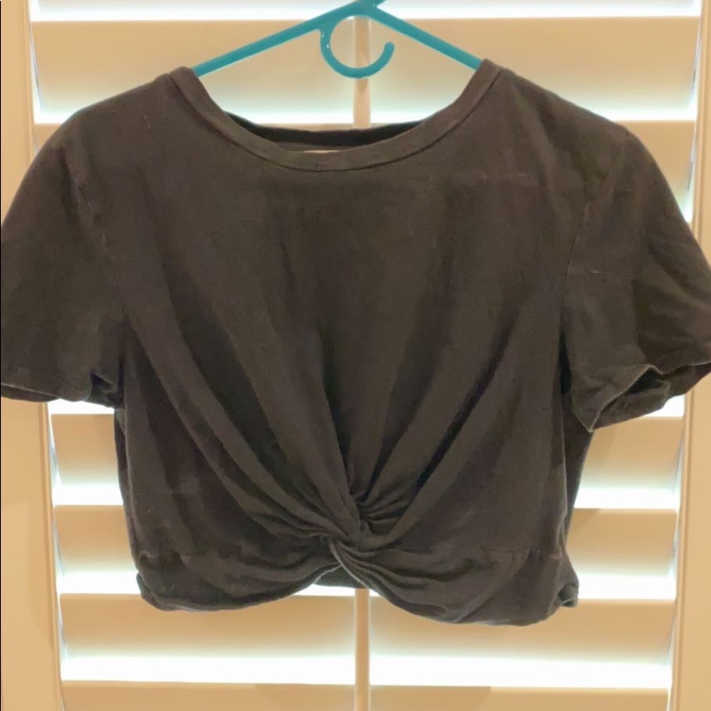 size small black tee